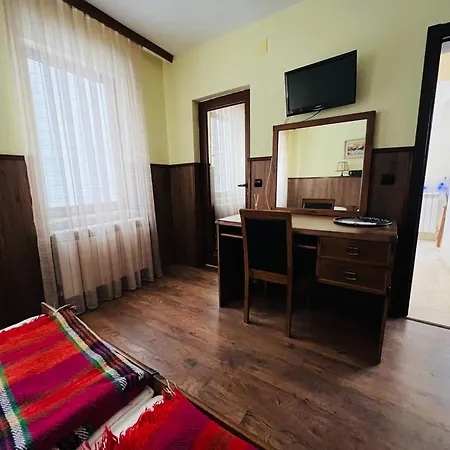 фокс хаус Fox House Peštera