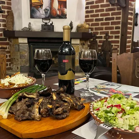 фокс хаус Fox House Hotel Peštera