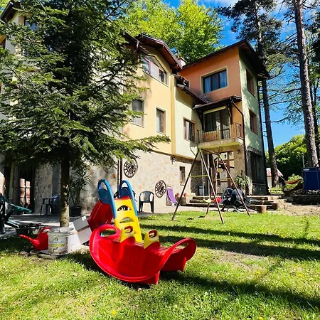 מלון фокс хаус Fox House *