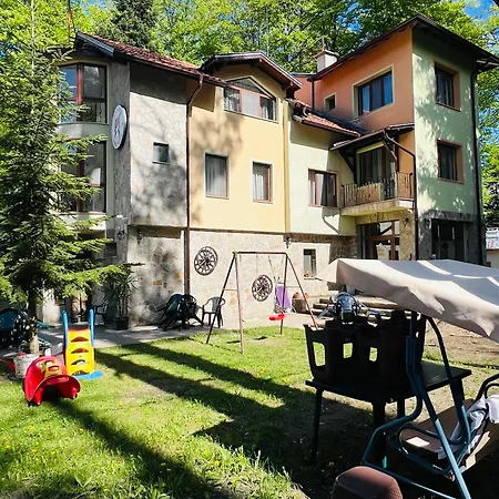 фокс хаус Fox House Hotel Peštera