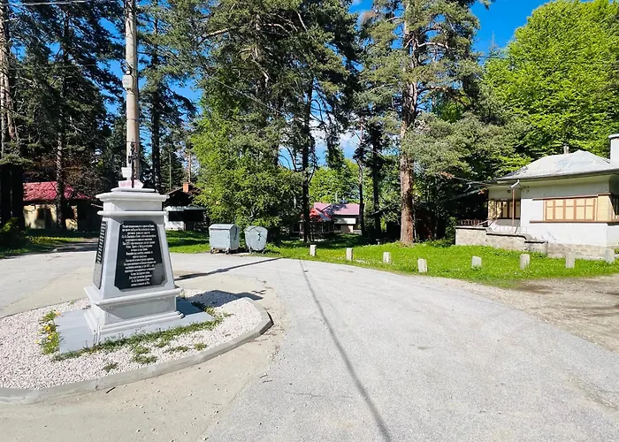 фокс хаус Fox House Hotel *